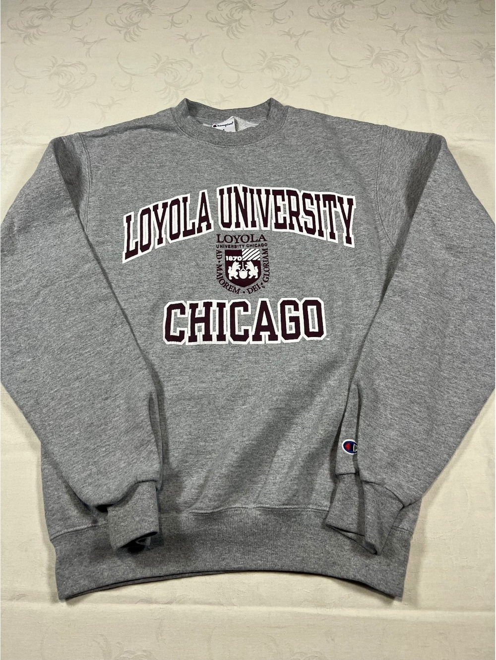 Champion Loyola University of Chicago Gray Crewneck Sweatshirt Size Small